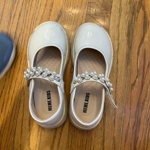 Girl leather shoes size 2